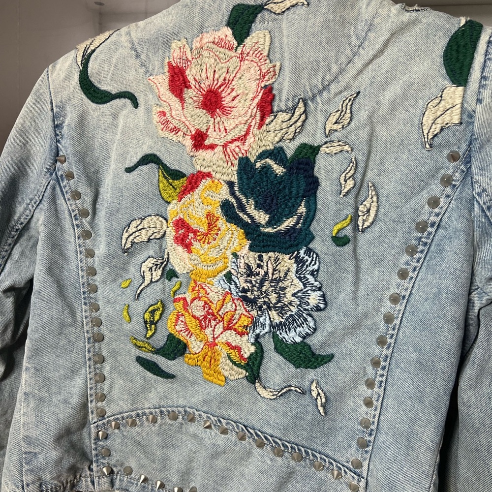 BLANK NYC 
Denim Jacket - Picture 2 of 7